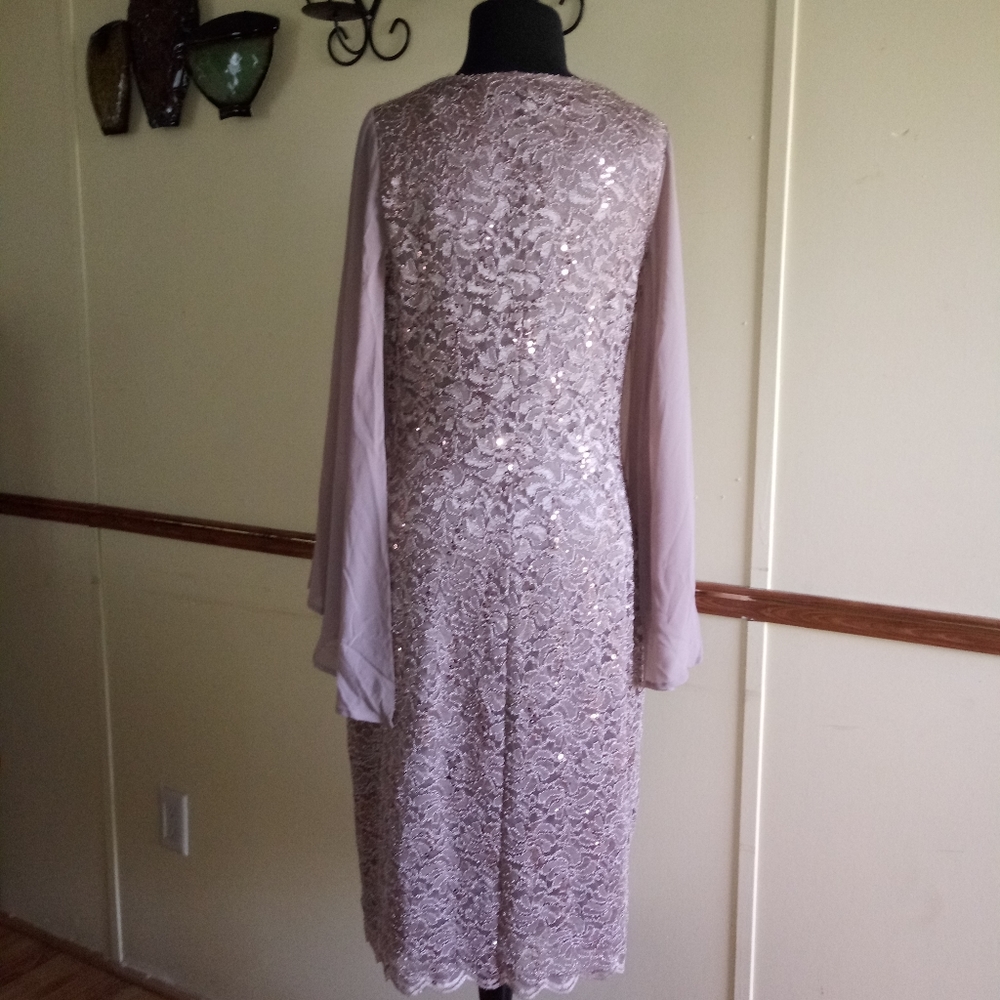 Dress - Picture 4 of 8